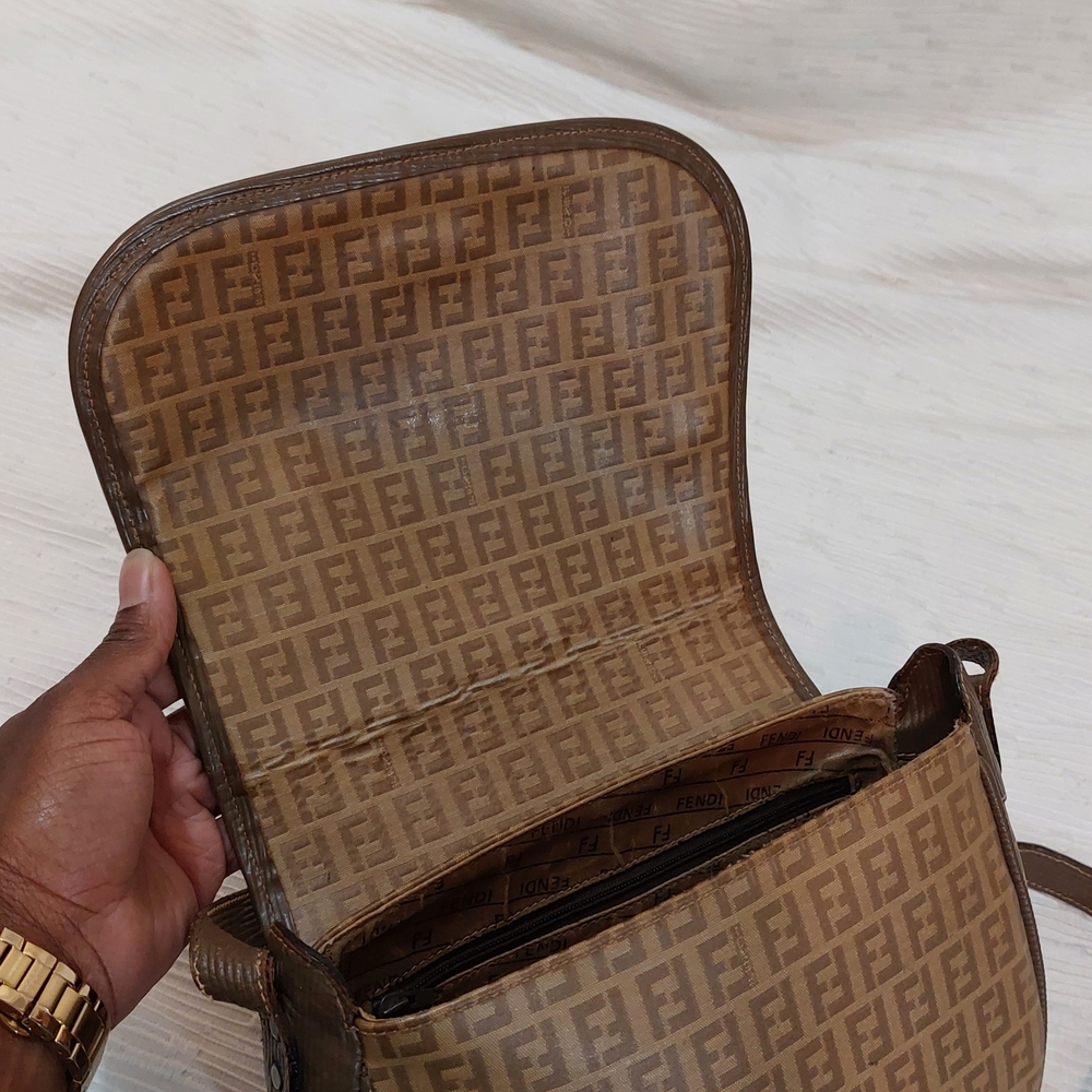 Vintage Fendi Monogram Crossbody with Brown Trim - Picture 5 of 16